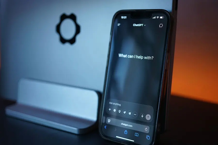 Claude Cowork Goes Mobile: Anthropic’s Persistent AI Agent Follows You From Desktop to Phone
